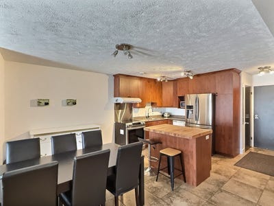 /international/ca/1025-rue-merry-n-magog-quebec-310108560964/