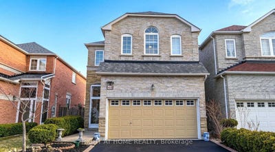 /international/ca/upper-room-48-cartmel-drive-markham-ontario-310107410732/