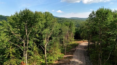 /international/ca/112-ch-de-la-vallee-lac-beauport-qc-g3b1b8-ca-lac-beauport-quebec-310098536731/