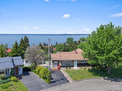 /international/ca/858-rue-arpin-rimouski-quebec-310108924926/