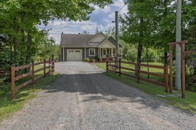 /international/ca/800-rue-notre-dame-saint-casimir-quebec-310109106407/