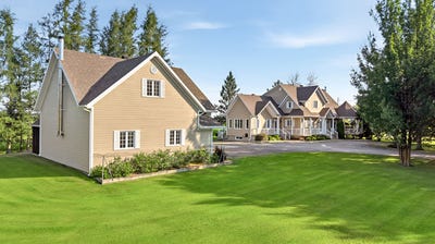 /international/ca/1664-rue-du-pont-saint-lambert-de-lauzon-quebec-310119970951/