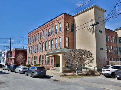 /international/ca/120-av-st-simon-saint-hyacinthe-quebec-310107671520/