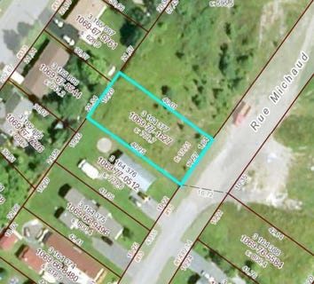 /international/ca/rue-michaud-amqui-quebec-310108270223/