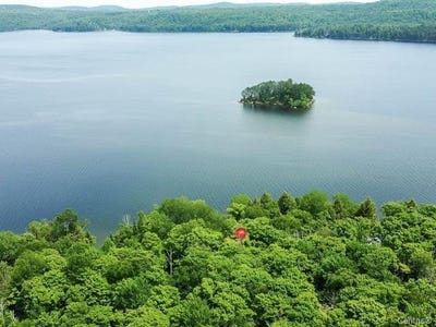 /international/ca/ile-du-canard-blanc-lac-simon-quebec-310106398621/