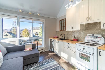 /international/ca/141-ch-au-pied-de-la-montagne-2111-mont-tremblant-quebec-310100787113/