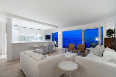 /international/ca/150-24th-street-807-west-vancouver-british-columbia-310108670661/