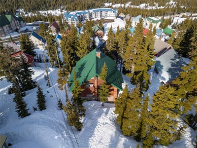 /international/ca/1005-strata-way-courtenay-british-columbia-310109762586/