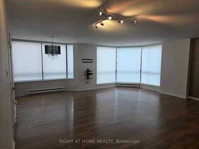 /international/ca/909-280-simcoe-street-e-toronto-ontario-310101275259/