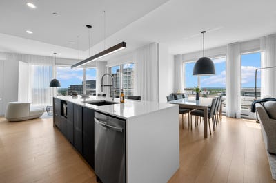 /international/ca/975-av-roland-beaudin-sainte-foy-sillery-cap-rouge-quebec-310110283534/