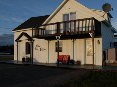 /international/ca/376-rue-jacques-cartier-riviere-au-tonnerre-quebec-310108483848/
