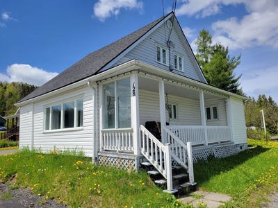 /international/ca/128-rue-st-pierre-causapscal-quebec-310108618683/
