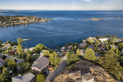 /international/ca/121-denison-rd-oak-bay-british-columbia-310110117078/