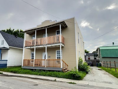 /international/ca/419-421-rue-st-jacques-chicoutimi-quebec-310101034618/