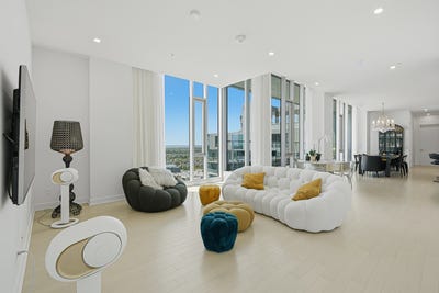 /international/ca/60-rue-de-l-eclipse-ph2705-brossard-quebec-310108455050/