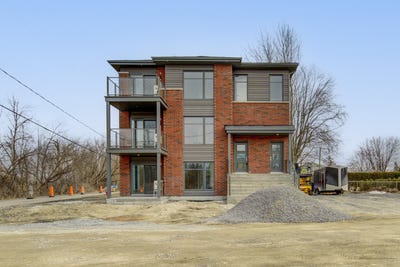 /international/ca/44f-rue-lippe-les-coteaux-quebec-310102371736/