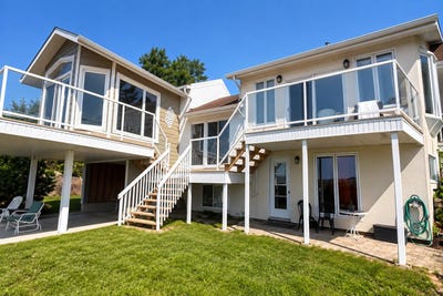 /international/ca/3-7-rue-du-cap-chicoutimi-quebec-310110345449/