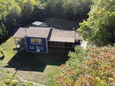 /international/ca/590-gilberts-lane-maplewood-nova-scotia-310106968435/