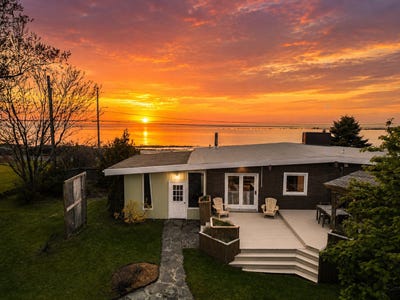 /international/ca/547-rue-du-fleuve-rimouski-quebec-310108619153/