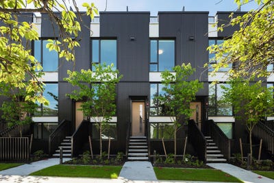 /international/ca/2408-e-12th-avenue-vancouver-british-columbia-310108756537/