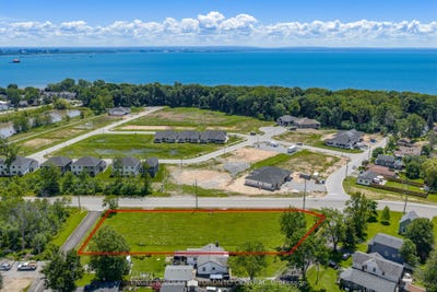 /international/ca/650-dominion-road-fort-erie-ontario-310109091794/