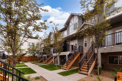 /international/ca/930-sage-hill-grove-nw-calgary-alberta-310108923429/