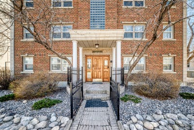 /international/ca/1125-17-ave-sw-calgary-ab-t2t-3j8-canada-calgary-alberta-310107943037/