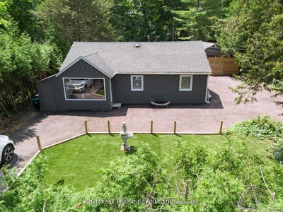 /international/ca/2020-kate-avenue-e-innisfil-ontario-310106396324/