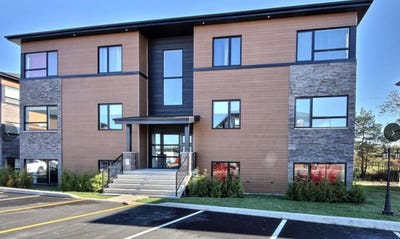 /international/ca/130d-rue-du-domaine-sur-le-golf-chicoutimi-quebec-310108759762/