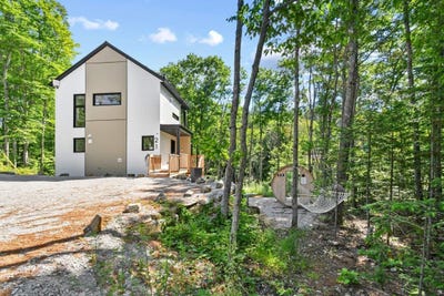 /international/ca/152-rue-du-sommet-sainte-beatrix-quebec-310105250479/