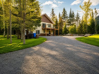 /international/ca/4783-4785-rue-du-gai-luron-sainte-adele-quebec-310104859408/
