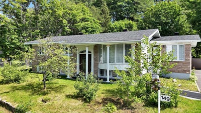 /international/ca/149-rue-st-pierre-rimouski-qc-g5l1t7-ca-rimouski-quebec-310101044185/