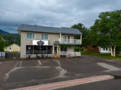 /international/ca/150-150a-route-170-l-anse-saint-jean-quebec-310109426753/
