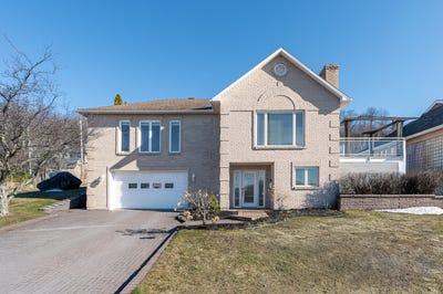 /international/ca/2960-rue-st-laurent-desjardins-quebec-310107236070/