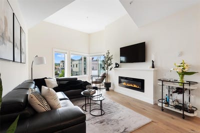 /international/ca/7098-wallace-dr-404-central-saanich-british-columbia-310108318981/