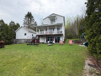 /international/ca/9-ch-du-lac-pezard-saint-fulgence-quebec-310106413515/