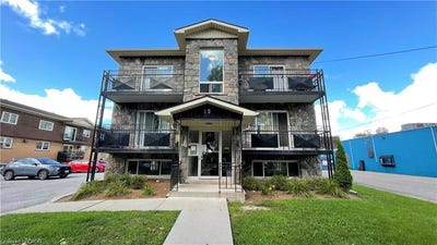 /international/ca/15-empire-street-b-niagara-on-welland-ontario-310120518590/