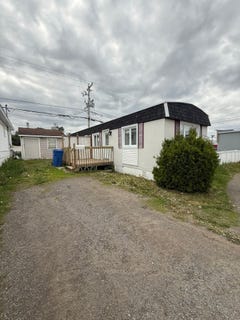 /international/ca/765-boul-st-germain-rimouski-qc-g5l3t2-ca-rimouski-quebec-310101413109/?lang=en