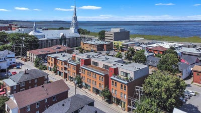 /international/ca/18-28-rue-st-pierre-rimouski-quebec-310094289264/