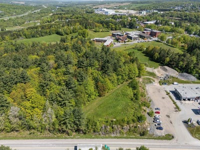 /international/ca/rue-laval-brompton-rock-forest-saint-elie-deauville-quebec-310102370646/
