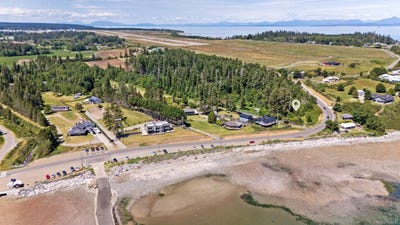 /international/ca/348-lazo-rd-comox-british-columbia-310108370183/