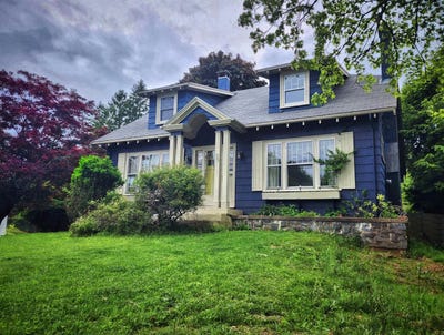 /international/ca/70-victoria-road-lunenburg-nova-scotia-310101017895/