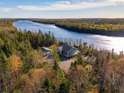 /international/ca/3143-sonora-drive-sherbrooke-nova-scotia-310103488325/