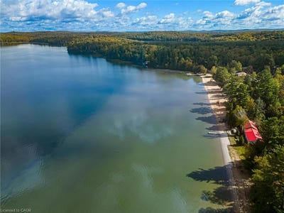 /international/ca/772-bernard-lake-road-parry-sound-ontario-310108240466/