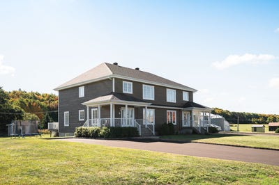 /international/ca/692z-694z-ch-bellevue-o-cap-saint-ignace-quebec-310120072408/