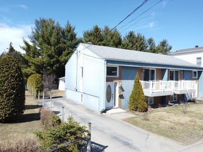 /international/ca/22a-rue-racine-baie-saint-paul-quebec-310107766006/