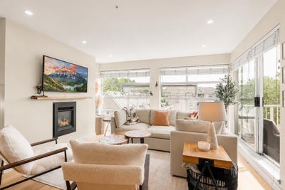 /international/ca/2020-e-kent-avenue-south-avenue-415-vancouver-british-columbia-310108402437/