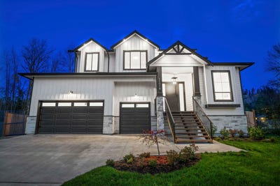 /international/ca/11018-243b-street-maple-ridge-british-columbia-310119962472/