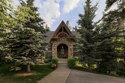 /international/ca/9-mountaineer-close-lac-des-arcs-alberta-310108728133/