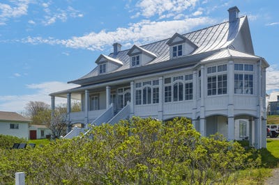 /international/ca/90-rue-de-la-mer-baie-des-sables-quebec-310100536406/